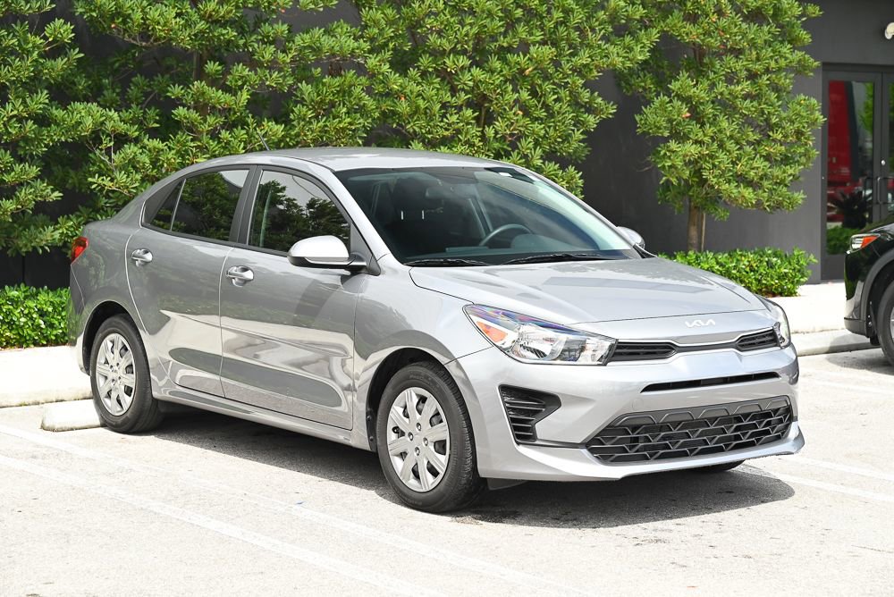 Used 2023 Kia Rio S image 3