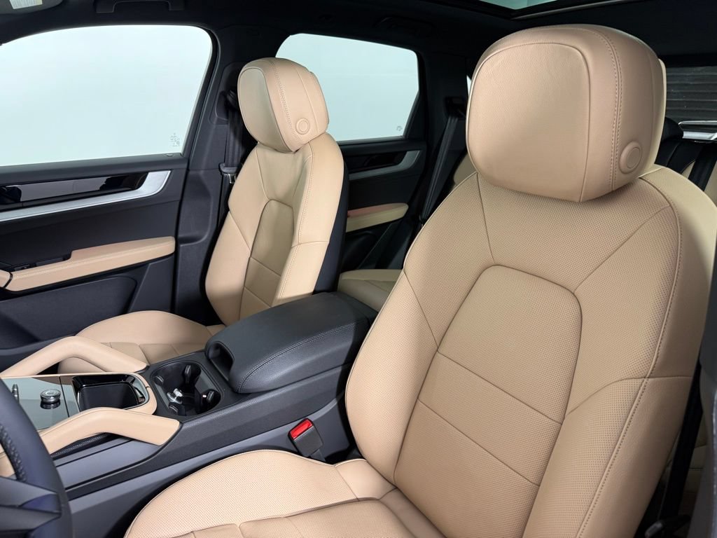 New 2026 Porsche Cayenne AWD/4WD image 5