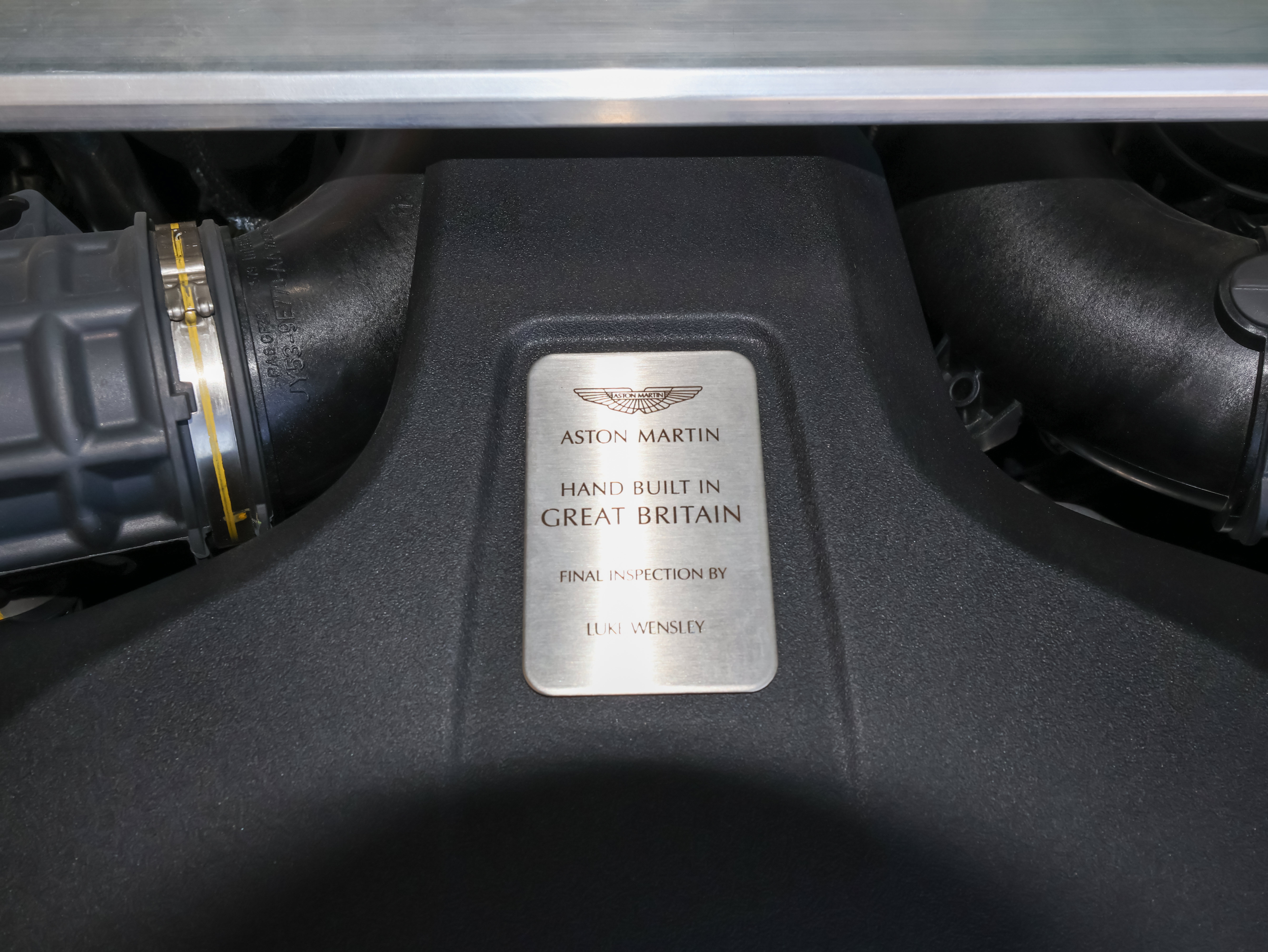 Used 2023 Aston Martin V8 Vantage Roadster RWD image 48