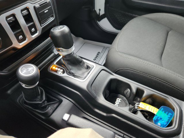 Used 2018 Jeep Wrangler Sport image 36