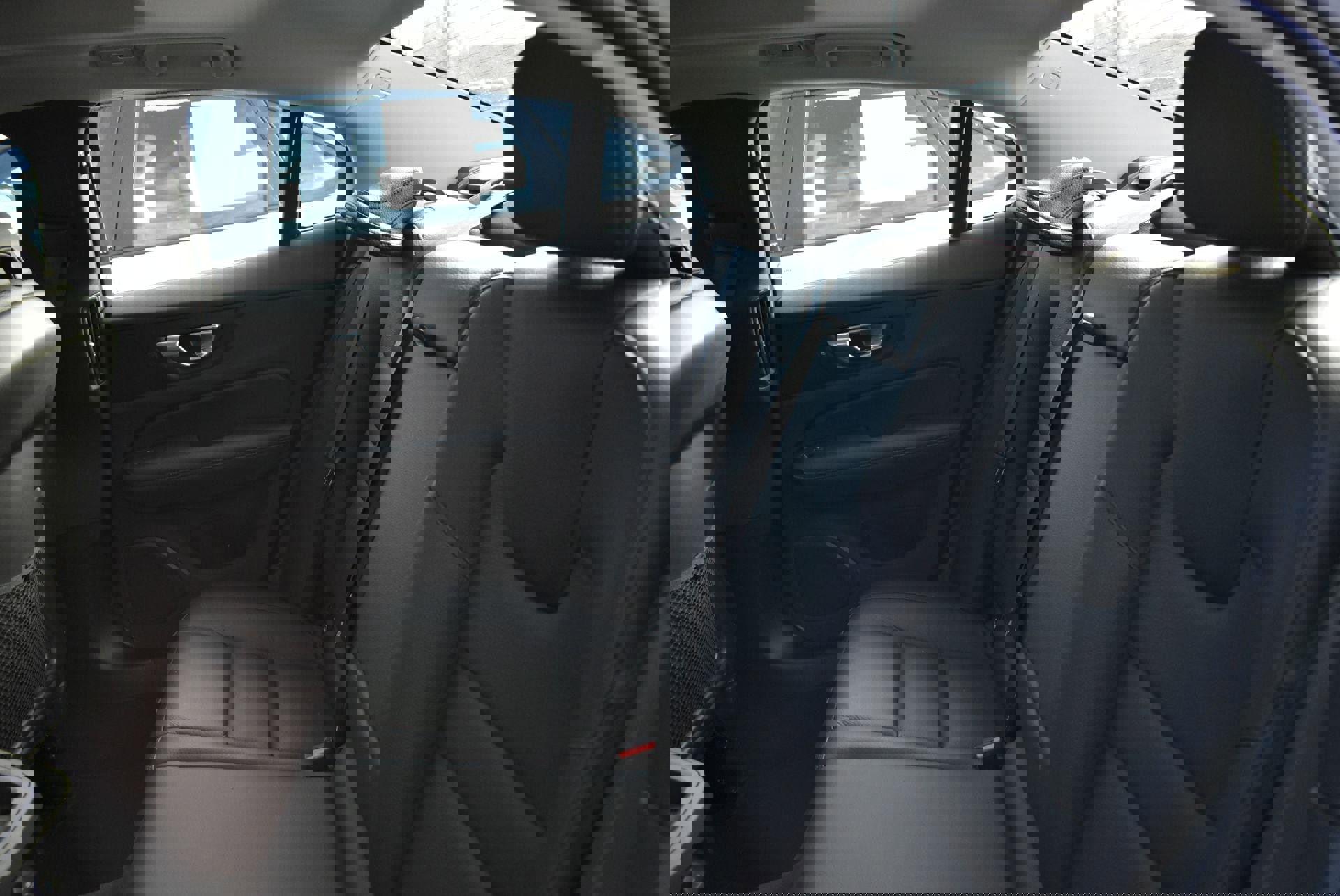 Used 2024 Volvo S60 B5 Plus image 17