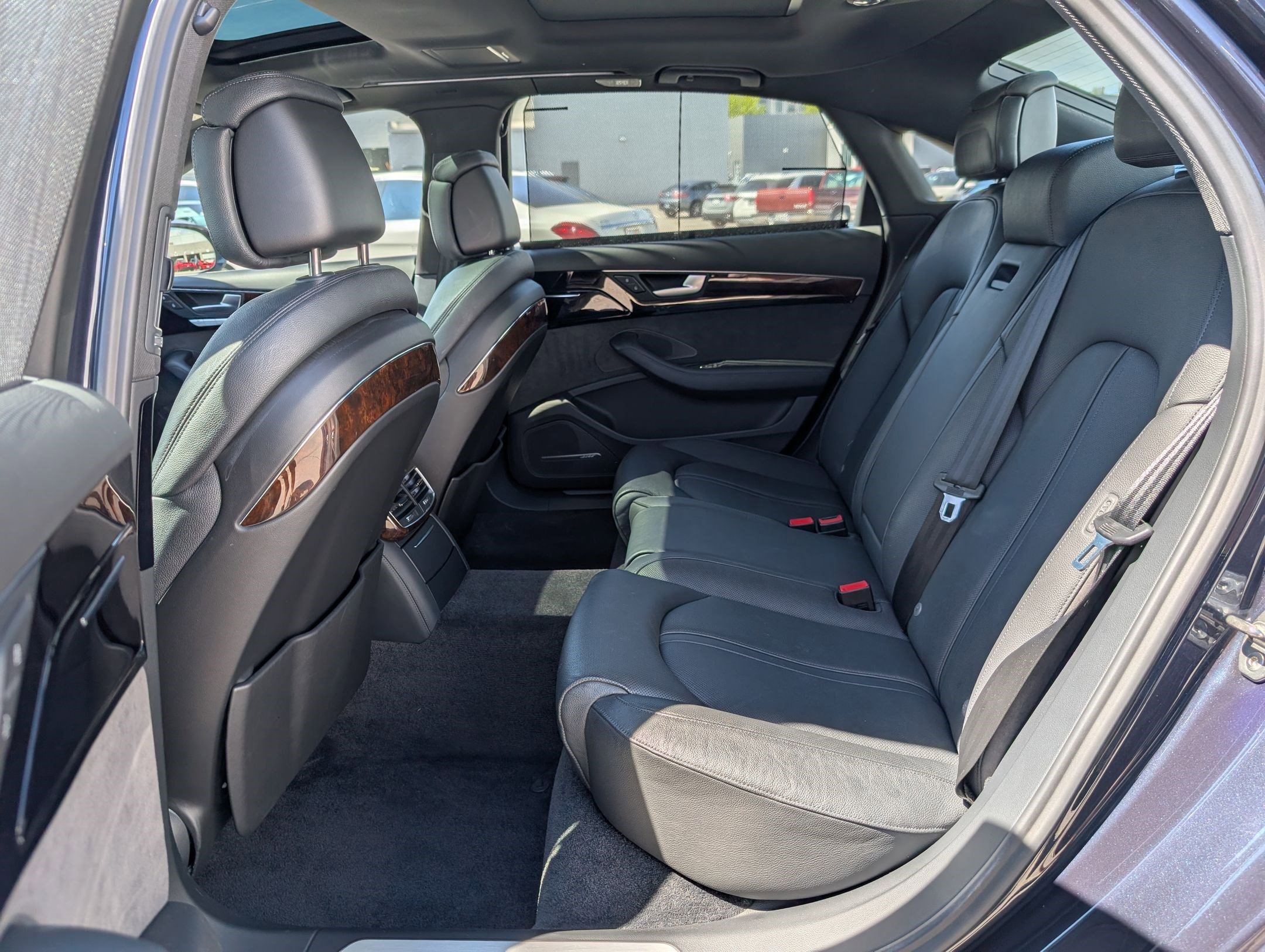 Used 2016 Audi A8 L TDI w/ Executive Package image 27