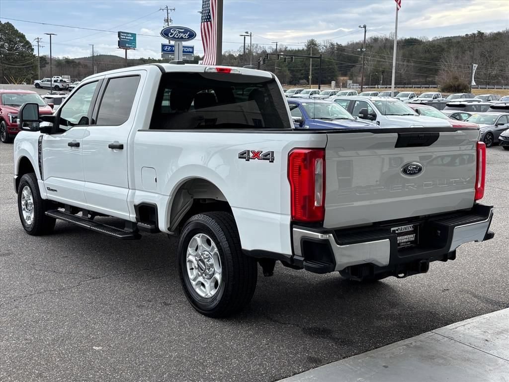 Used 2025 Ford F250 XLT AWD/4WD image 2