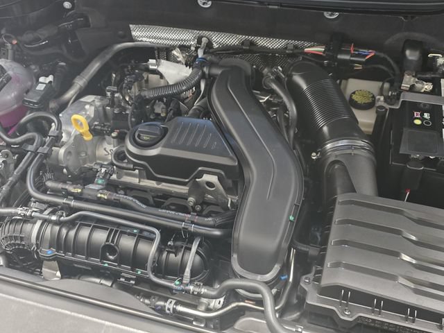 New 2026 Volkswagen Taos SE AWD/4WD image 11
