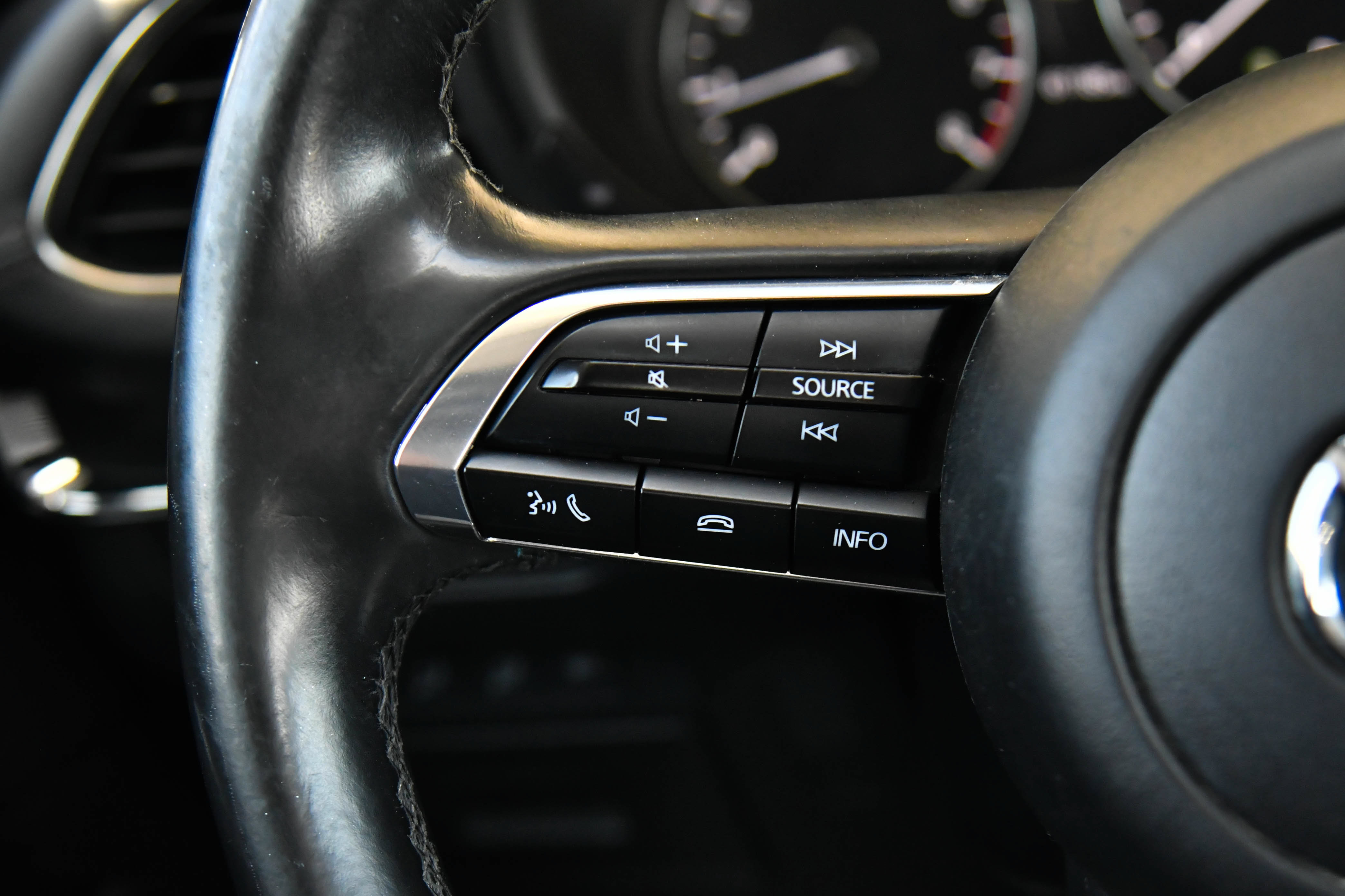 Used 2024 MAZDA MAZDA3 s FWD image 28