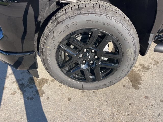 New 2026 Chevrolet Silverado 1500 Custom w/ Turbomax Blackout Package AWD/4WD image 35