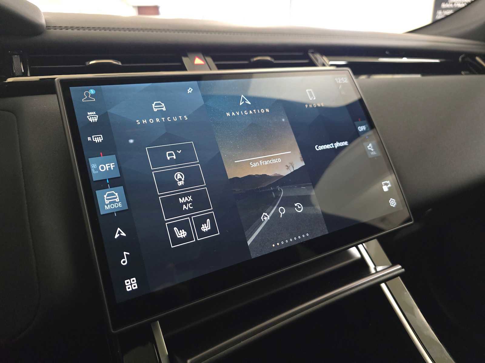 New 2026 Land Rover Range Rover Velar Dynamic SE image 26