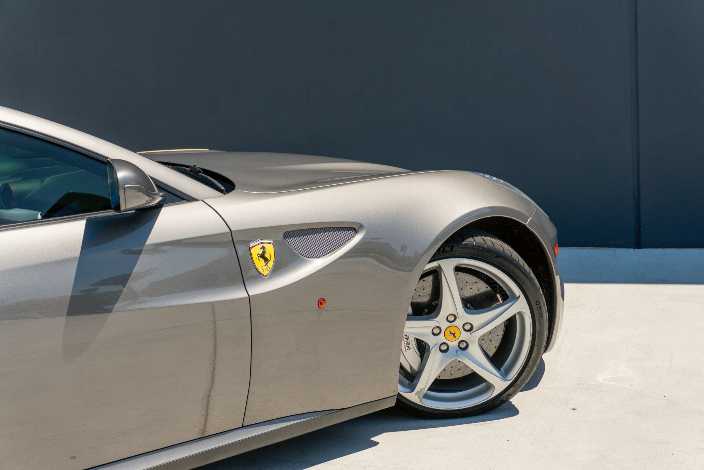 Used 2012 Ferrari FF AWD/4WD image 41
