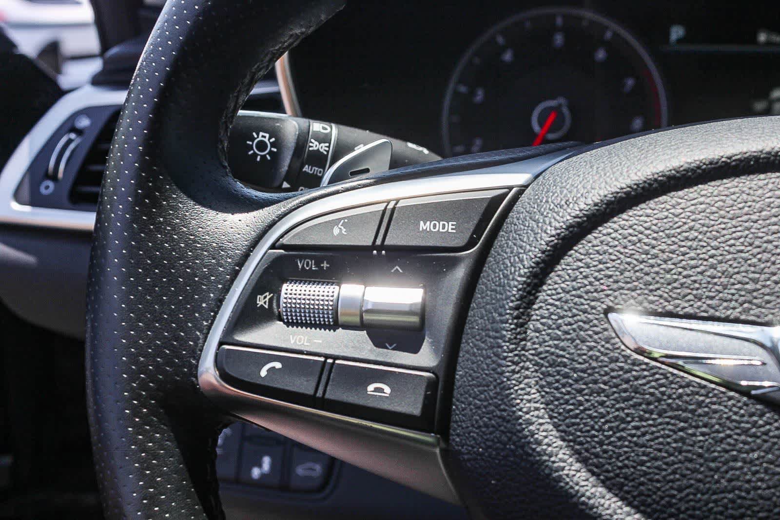 Used 2021 Genesis G70 2.0T RWD image 29