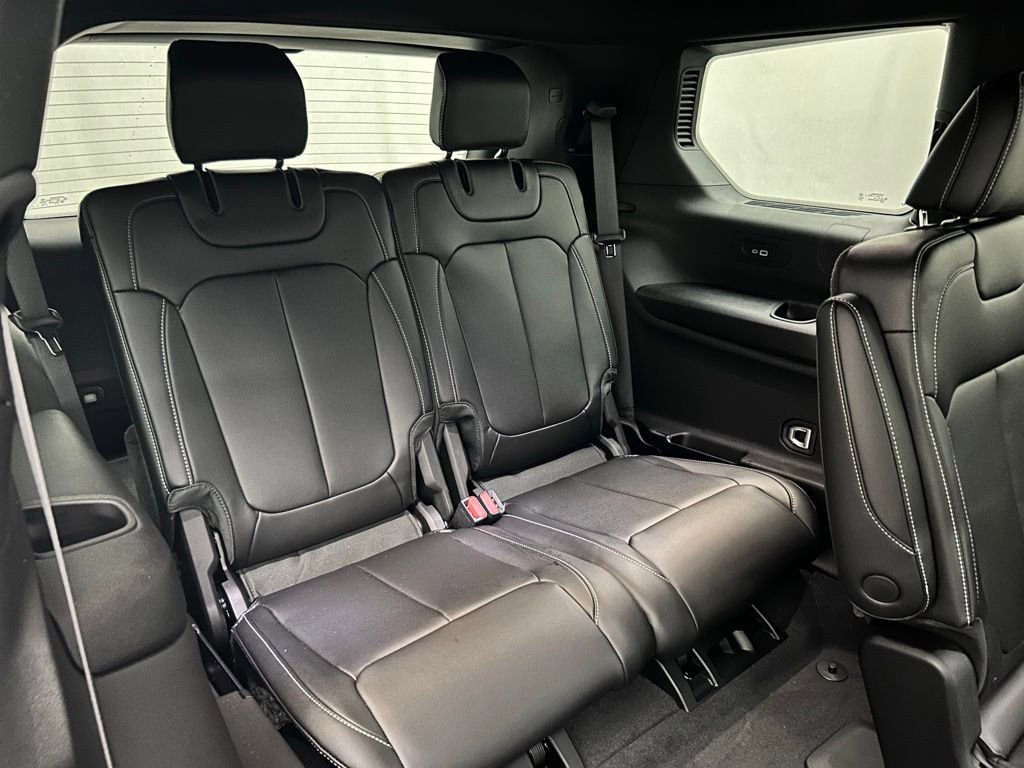 New 2025 Jeep Grand Cherokee L Limited image 16