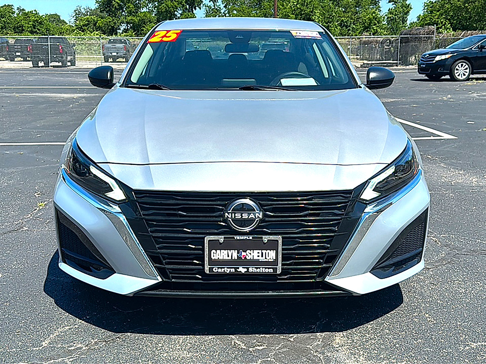 Used 2025 Nissan Altima 2.5 SV FWD image 11