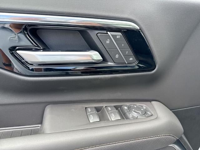 New 2026 Chevrolet Suburban High Country AWD/4WD image 24