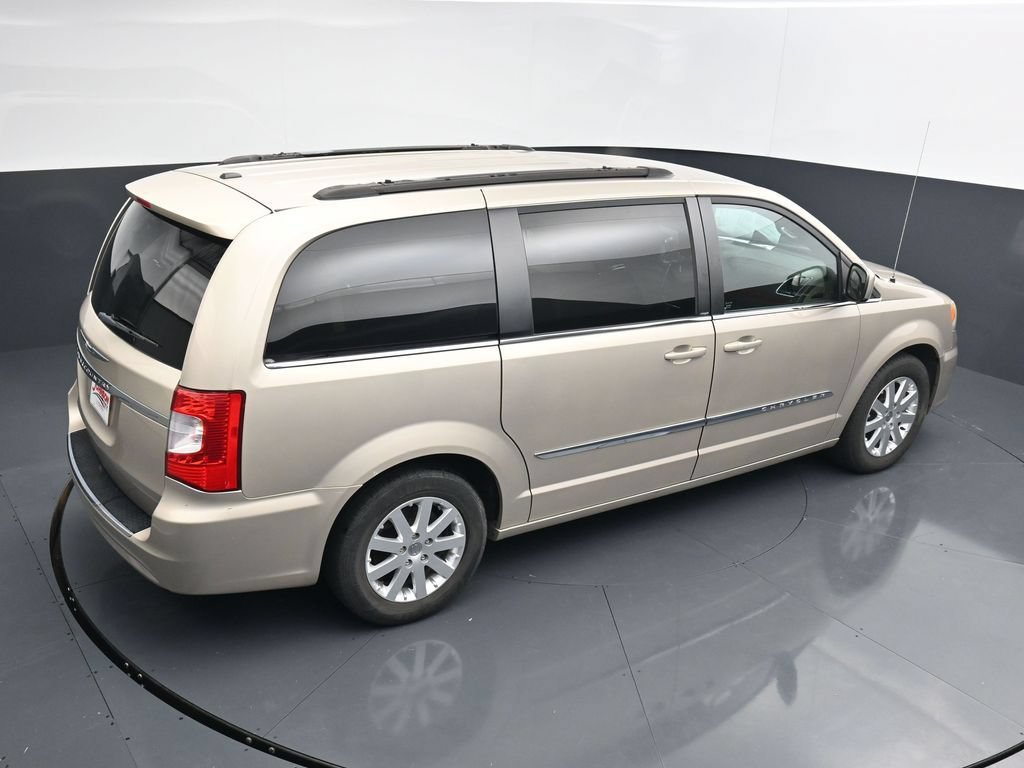 Used 2014 Chrysler Town & Country Touring FWD image 24