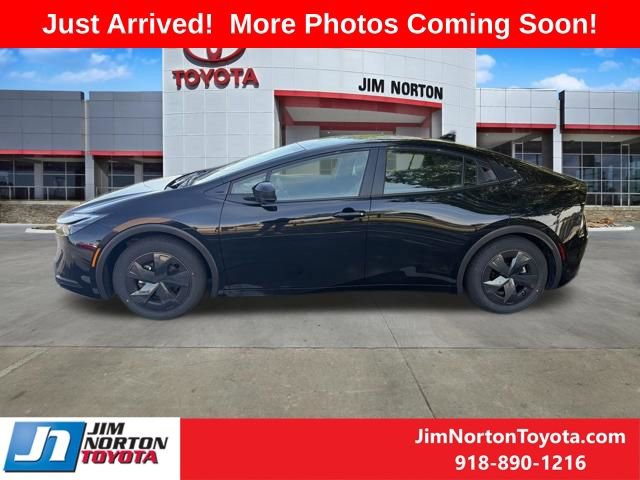 Used 2026 Toyota Prius LE image 4
