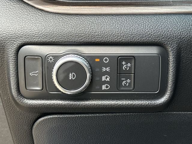 Used 2022 Ford Explorer Limited w/ Equipment Group 301A RWD image 22