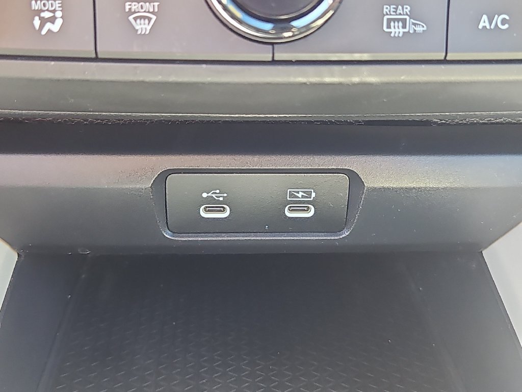 Certified 2025 Honda Accord SE image 17