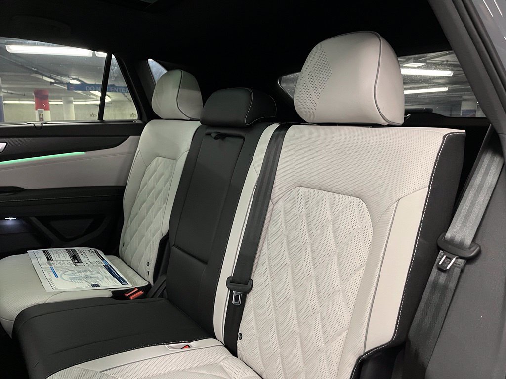 New 2026 Volkswagen Atlas Cross Sport SEL Premium R-Line AWD/4WD image 24