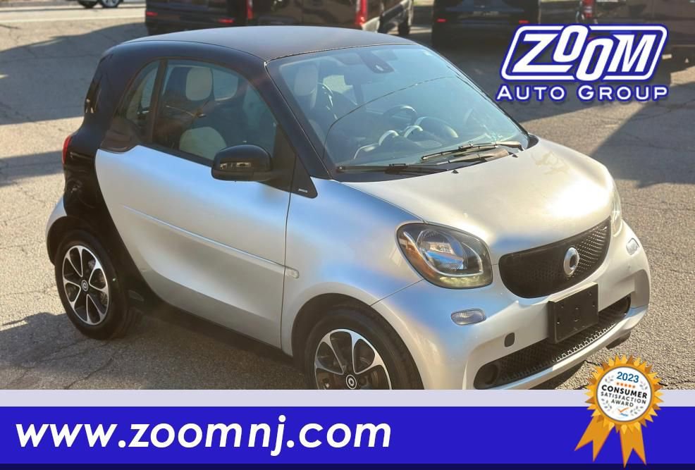 Used 2016 smart fortwo passion image 1