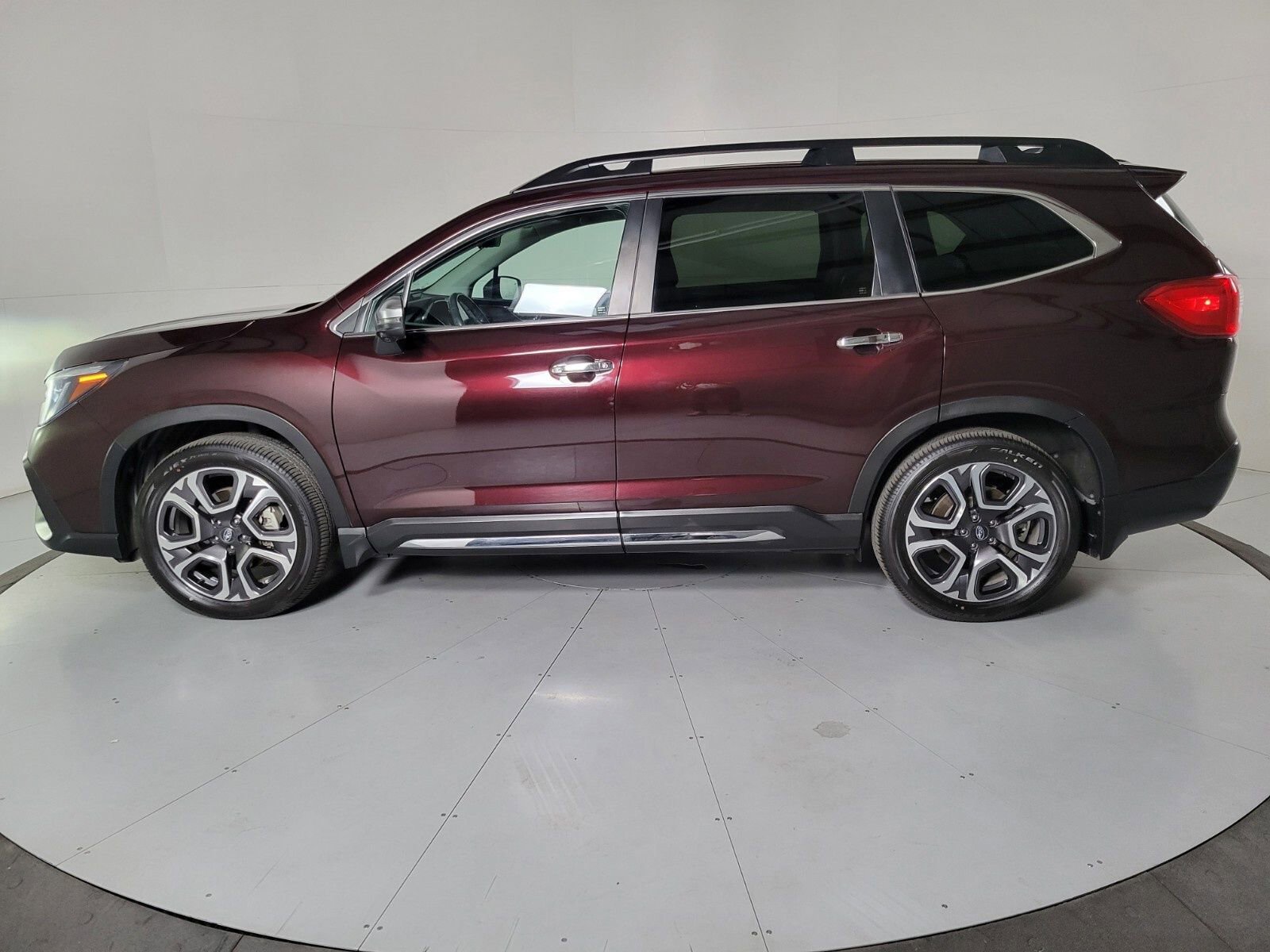 Used 2023 Subaru Ascent Touring image 7