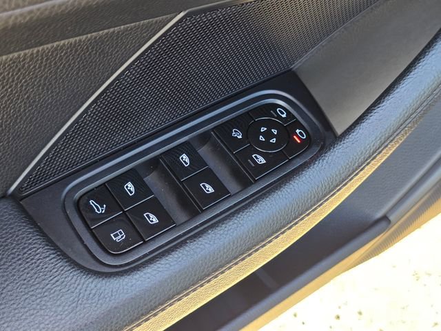 Used 2019 Porsche Panamera 4 image 19