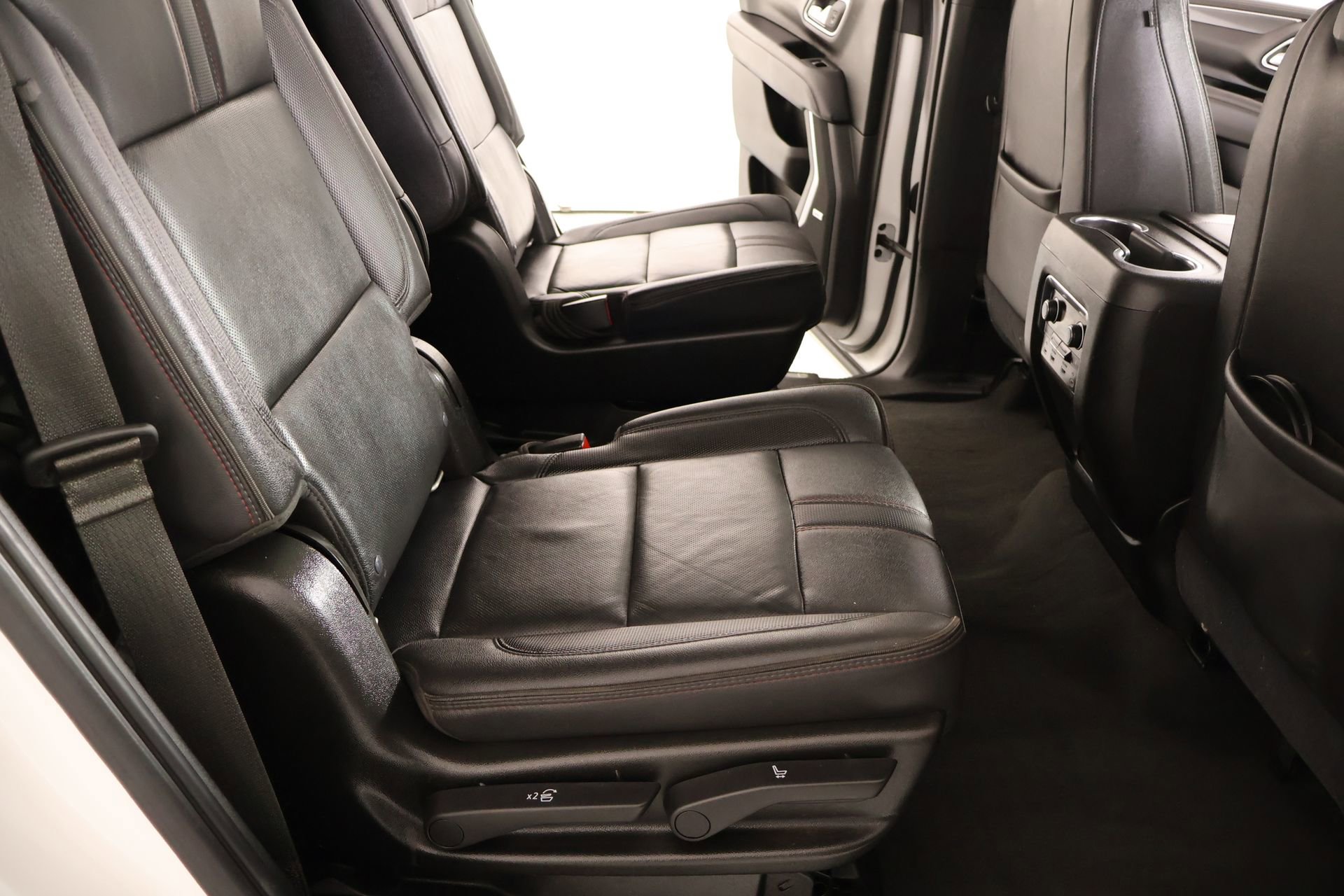 Used 2021 Chevrolet Tahoe RST w/ Luxury Package RWD image 14