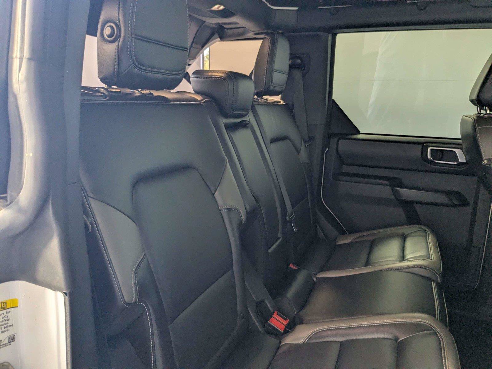 Used 2025 Ford Bronco Outer Banks AWD/4WD image 29