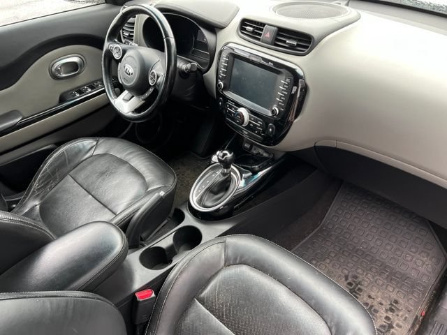 Used 2017 Kia Soul + w/ Primo Package FWD image 5