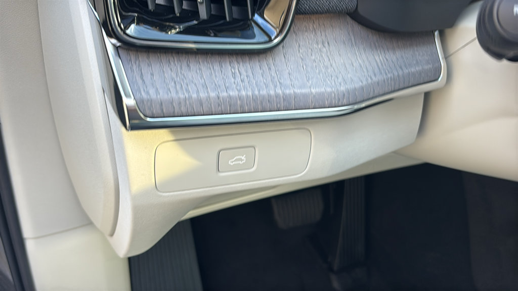 New 2027 Volvo XC90 B6 Ultra AWD/4WD image 14