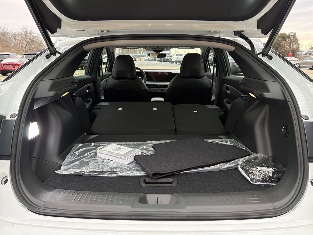 New 2026 Nissan Leaf Platinum+ w/ Cargo Package (Platinum+) FWD image 16