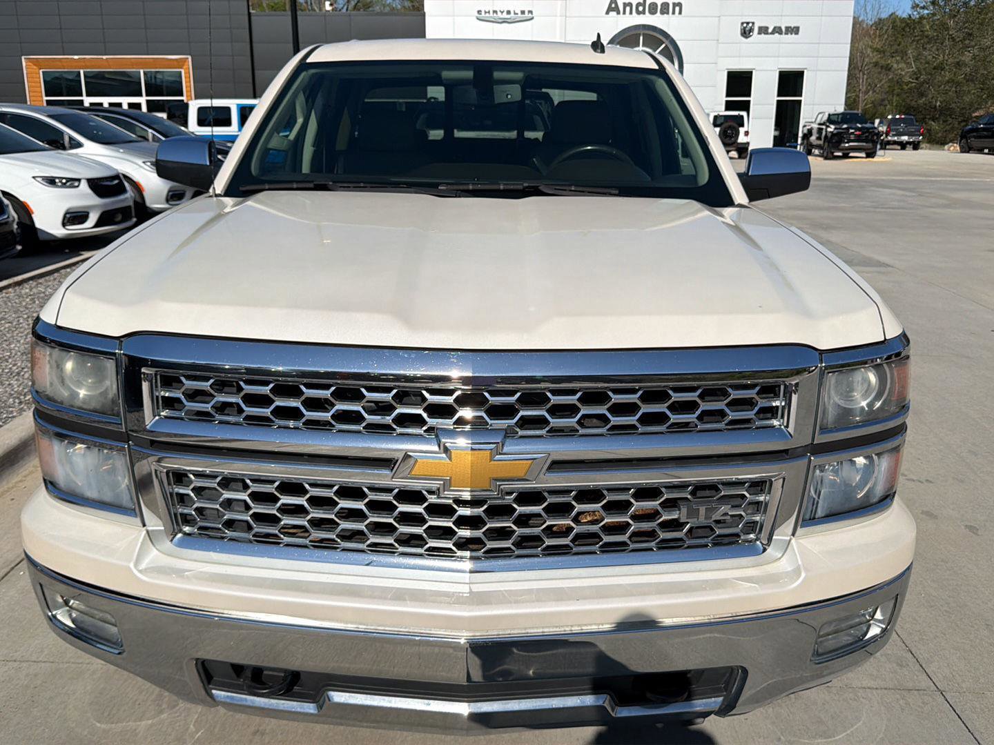 Used 2014 Chevrolet Silverado 1500 LTZ AWD/4WD image 8