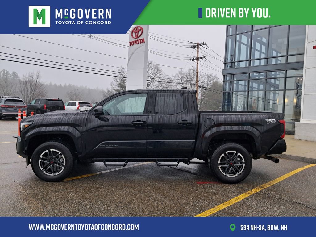 Used 2025 Toyota Tacoma TRD Sport image 2