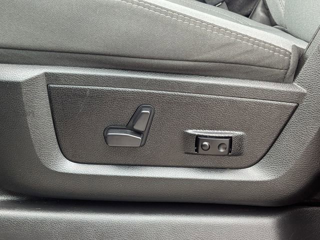 Used 2024 RAM 2500 Big Horn w/ Bed Utility Group image 19