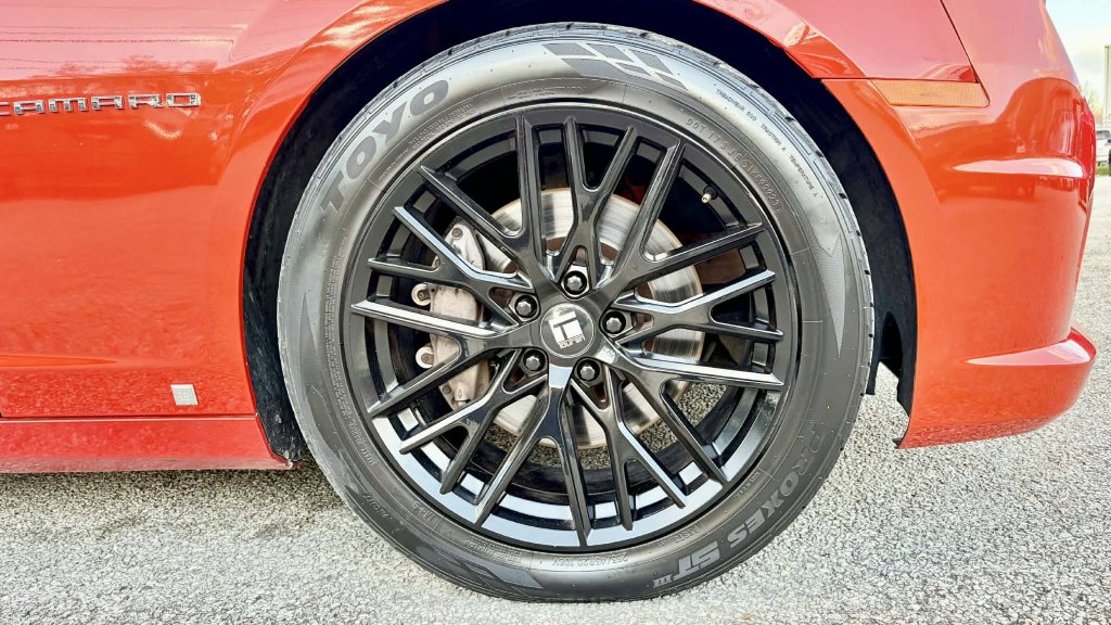 Used 2010 Chevrolet Camaro SS RWD image 19