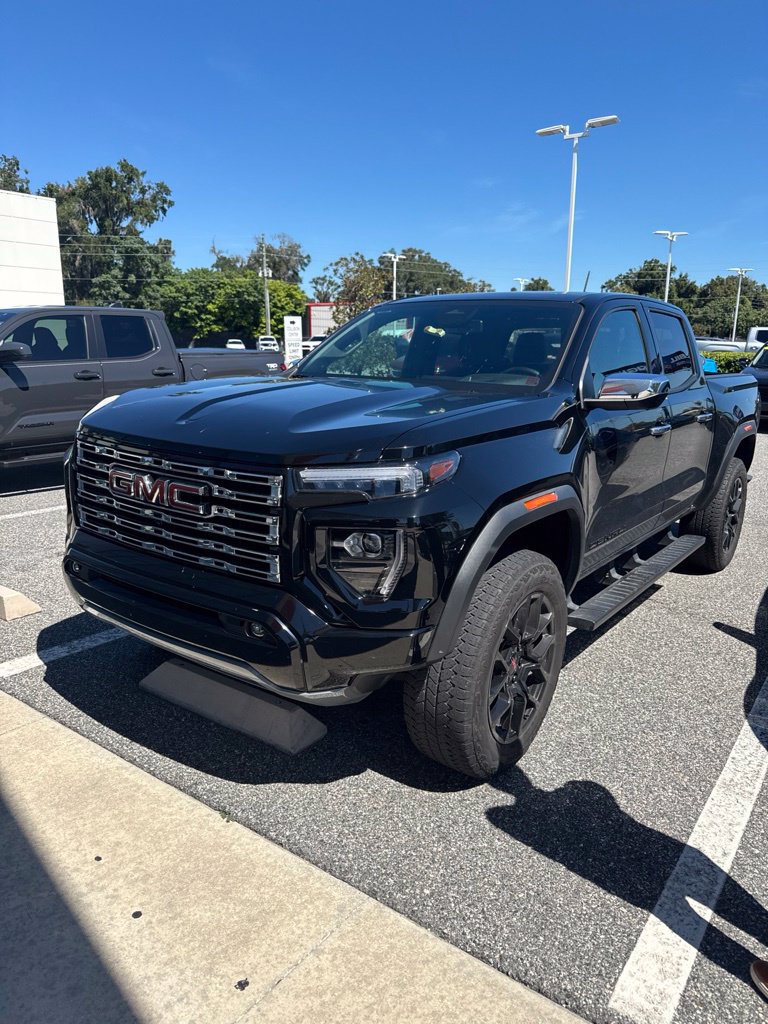 Used 2023 GMC Canyon Denali w/ Denali Black Edition AWD/4WD image 1