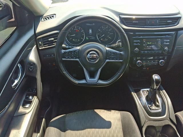 Used 2017 Nissan Rogue SV AWD/4WD image 12