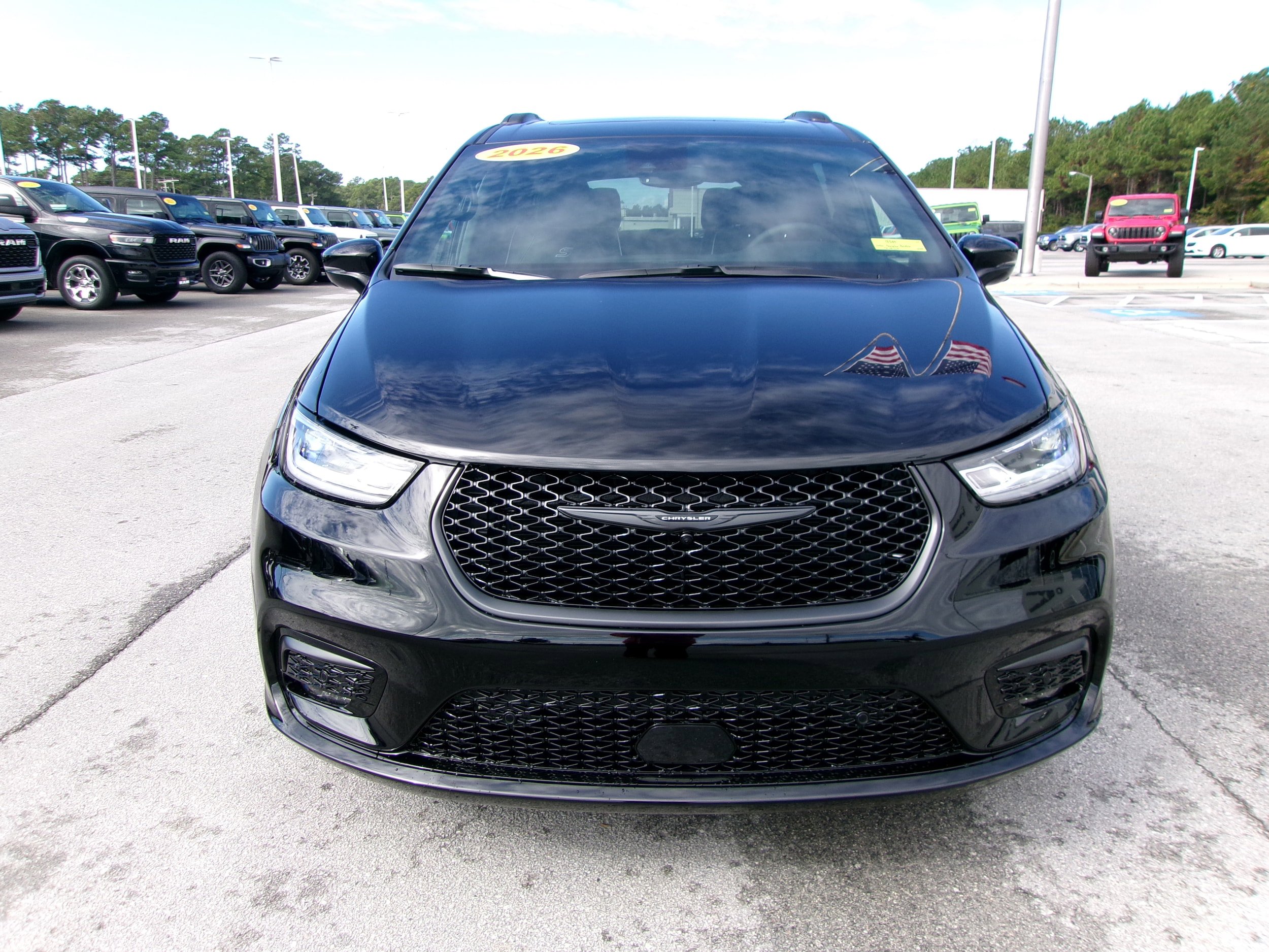 New 2026 Chrysler Pacifica Limited w/ S Appearance Package image 6