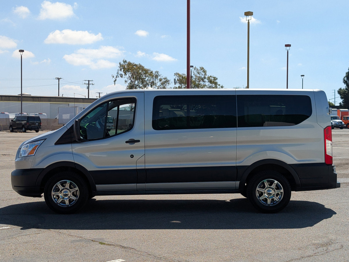 Used 2016 Ford Transit 150 XLT image 4