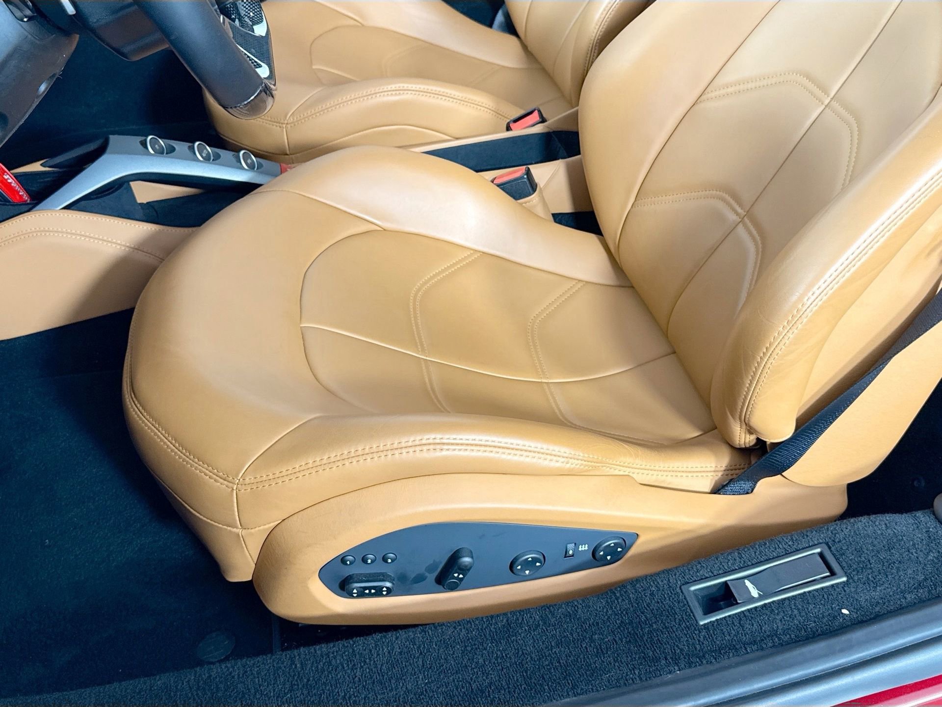 Certified 2019 Ferrari 488 GTB RWD image 18
