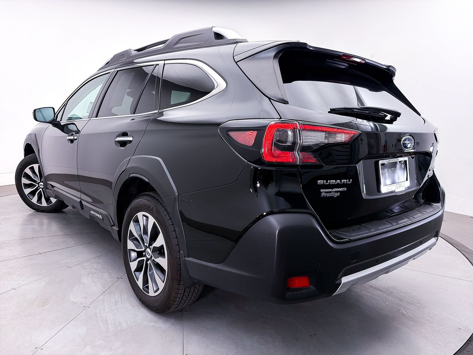 Used 2024 Subaru Outback Touring XT w/ Popular Package #2 AWD/4WD image 2