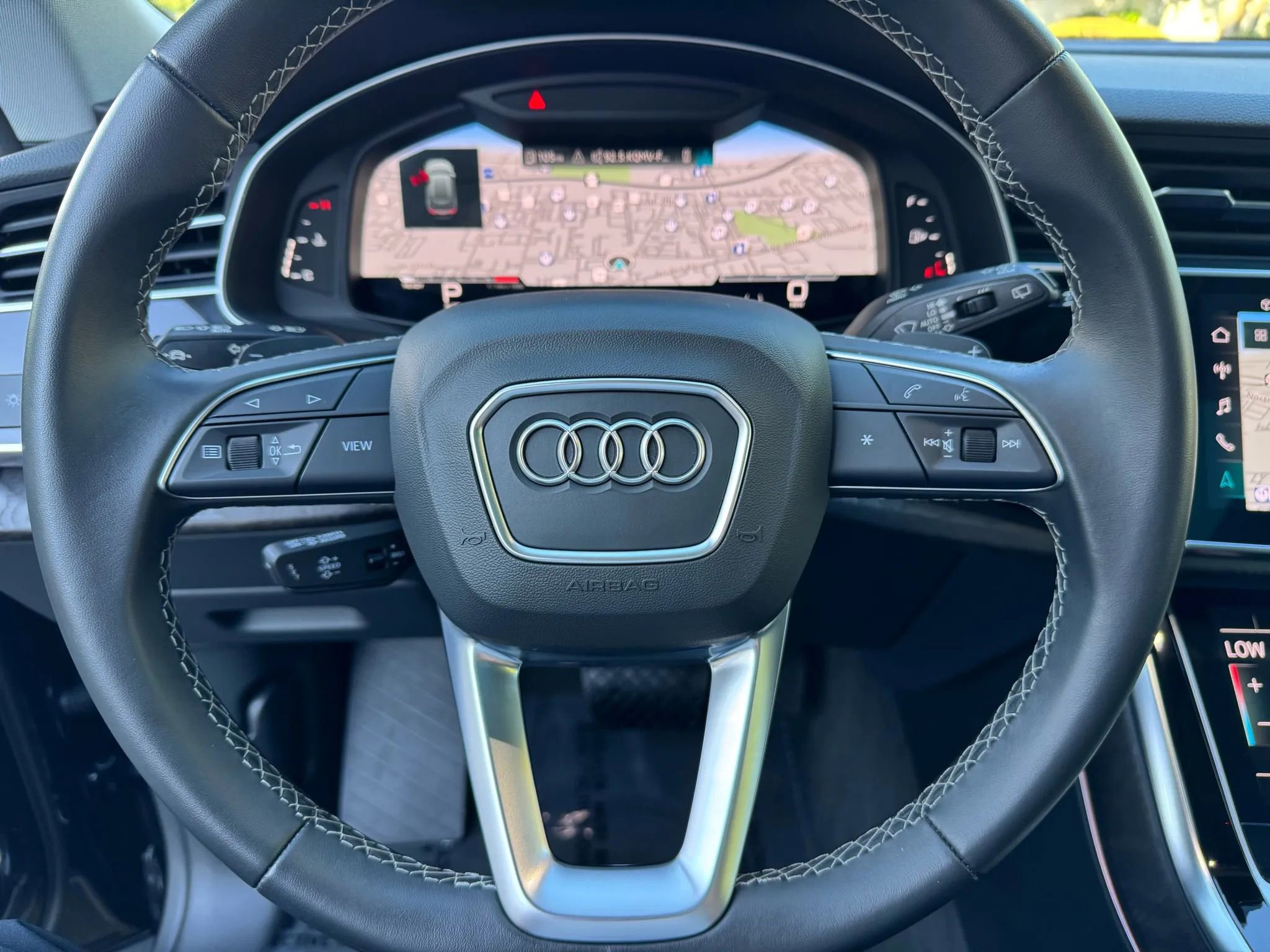 Used 2022 Audi Q8 Premium Plus w/ Premium Plus Package image 29