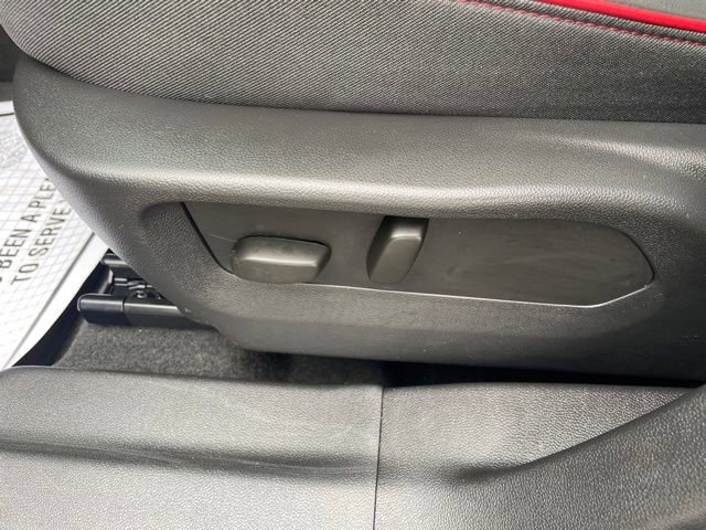 Used 2023 Buick Envision Essence w/ Sport Touring Package image 16