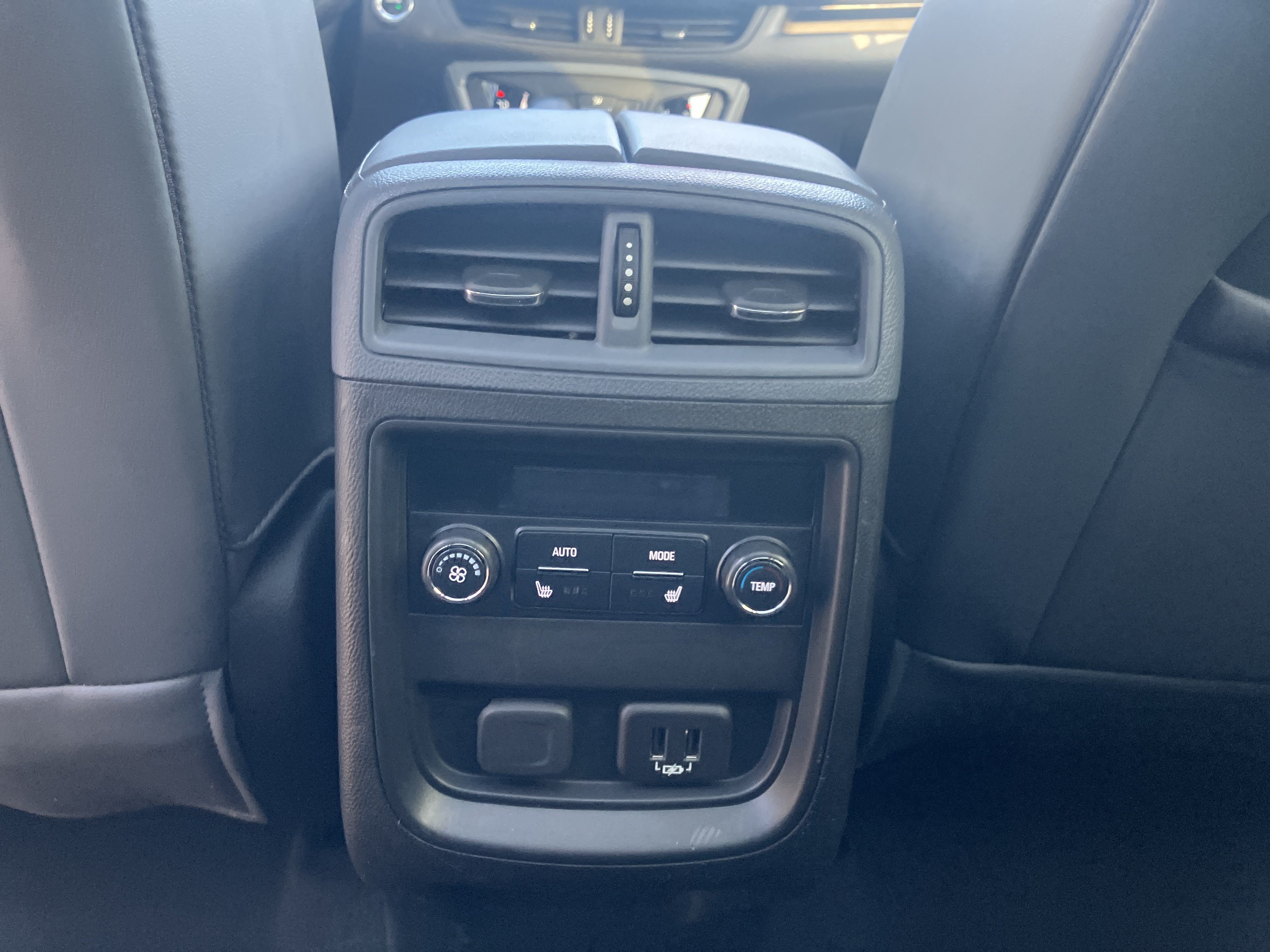 Used 2020 Buick Envision Essence w/ Experience Buick Package AWD/4WD image 15