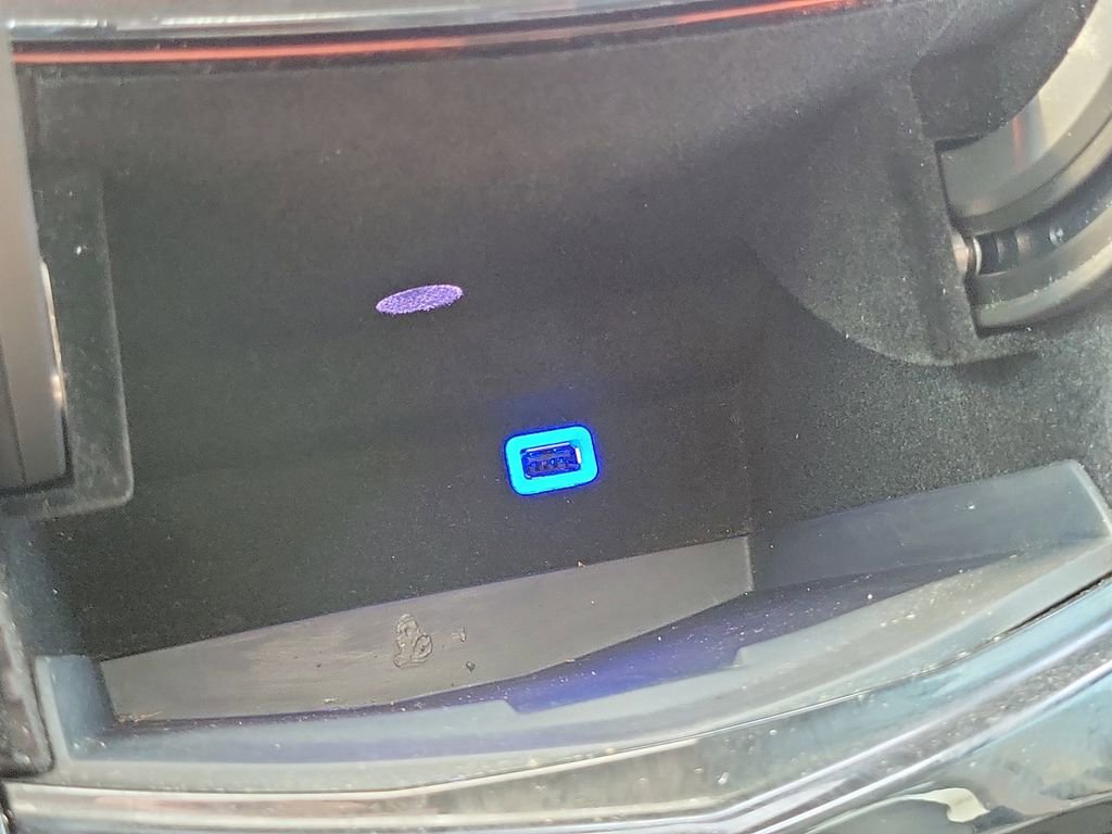 Used 2017 Cadillac Escalade ESV Premium Luxury image 18