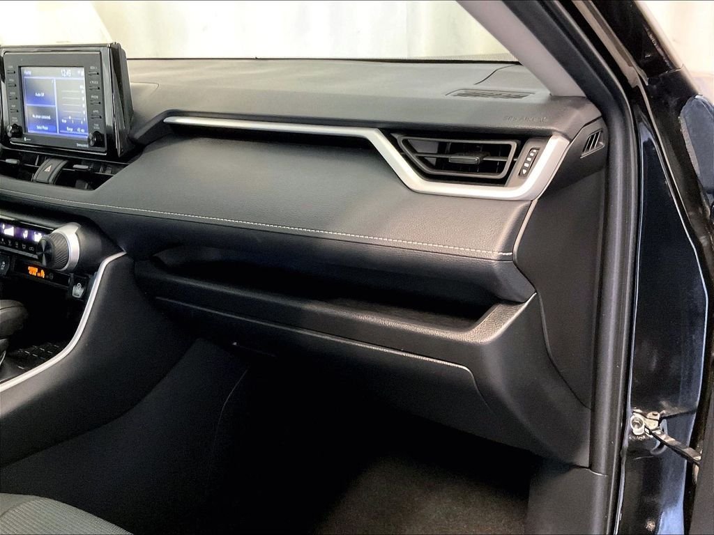 Certified 2021 Toyota RAV4 LE AWD/4WD image 13