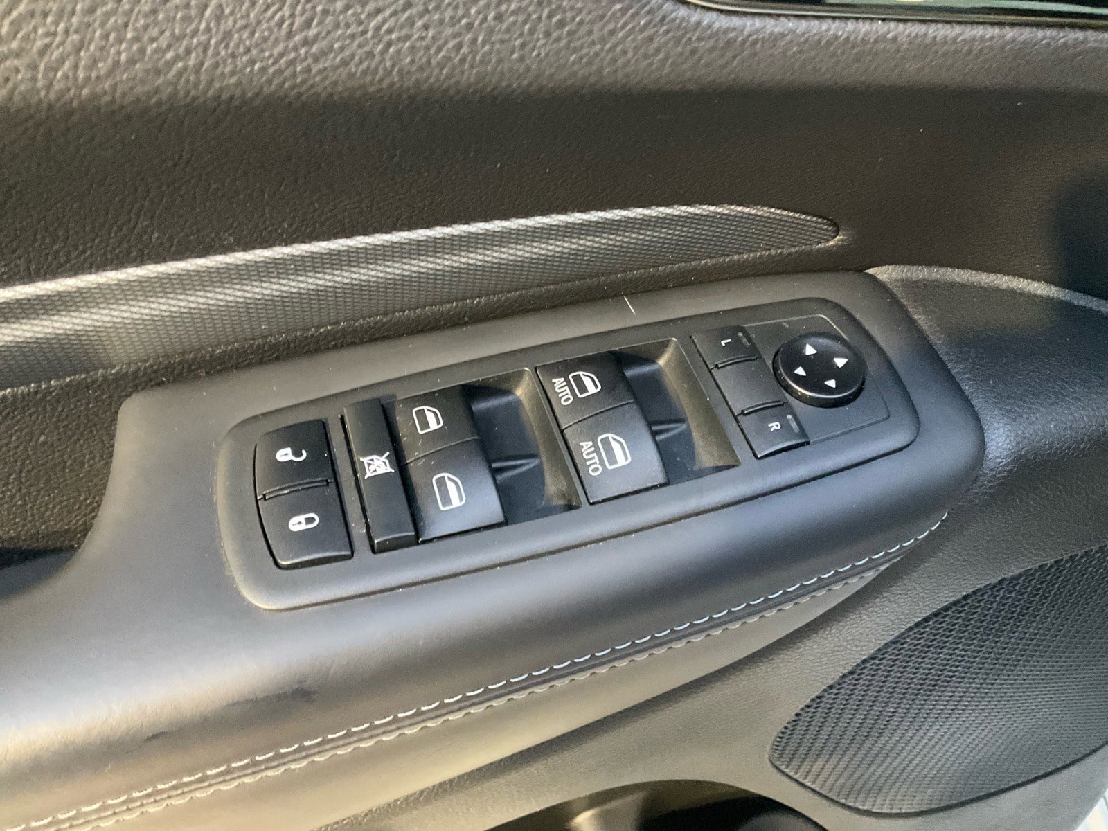 Used 2020 Dodge Durango R/T w/ Blacktop Package image 17