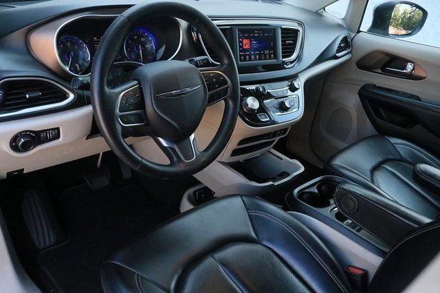 Used 2020 Chrysler Voyager Lxi FWD image 11