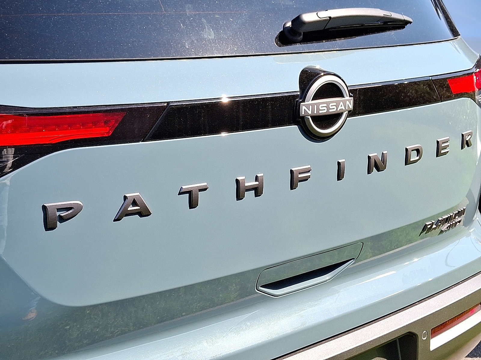 New 2026 Nissan Pathfinder Platinum w/ Cargo Package AWD/4WD image 5