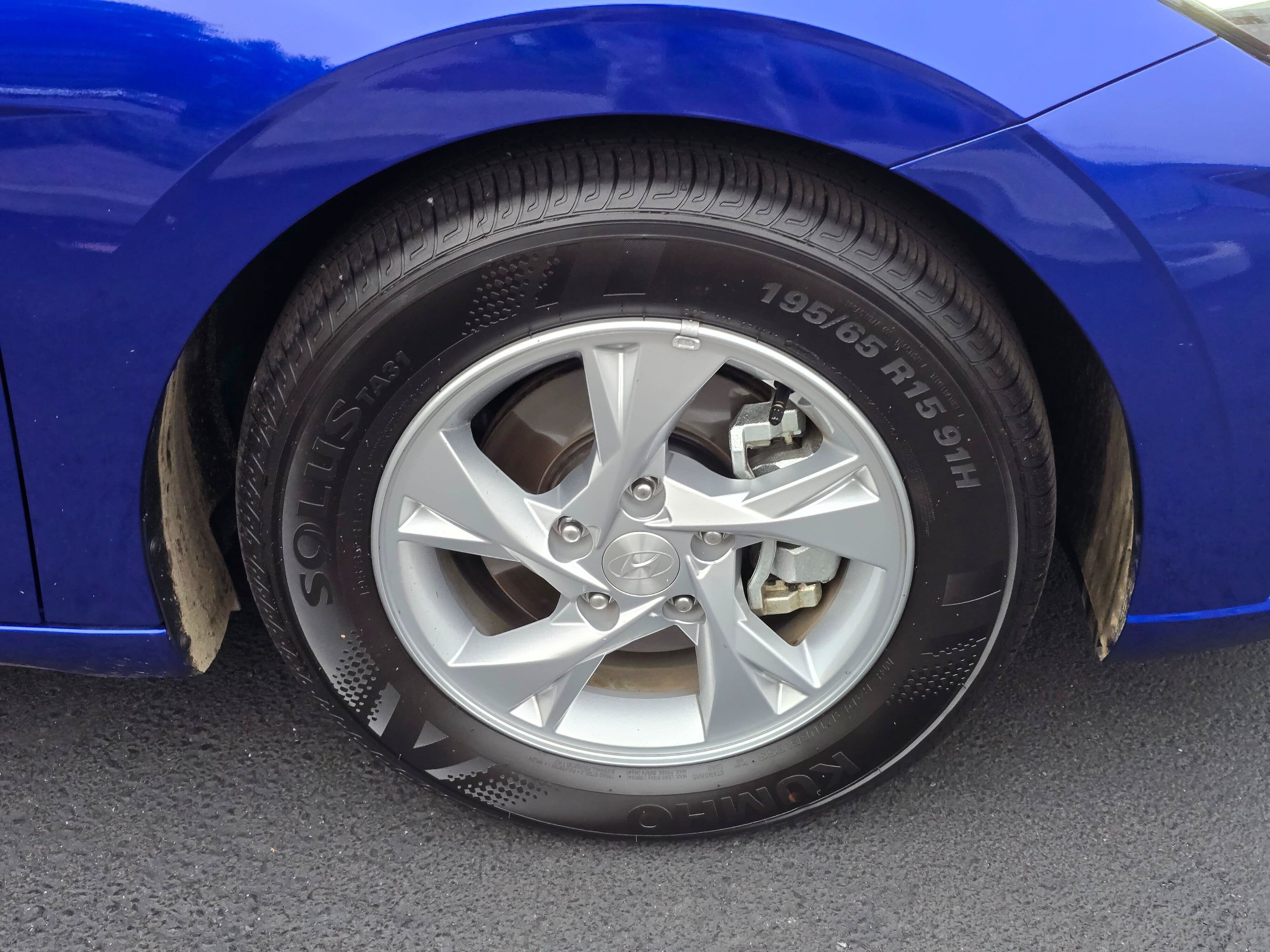 Used 2022 Hyundai Elantra SE FWD image 9