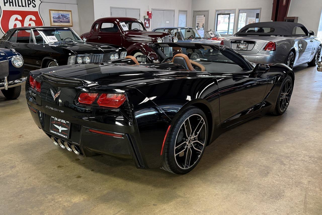 Used 2018 Chevrolet Corvette Stingray Convertible w/ 3LT Preferred Equipment Group image 20