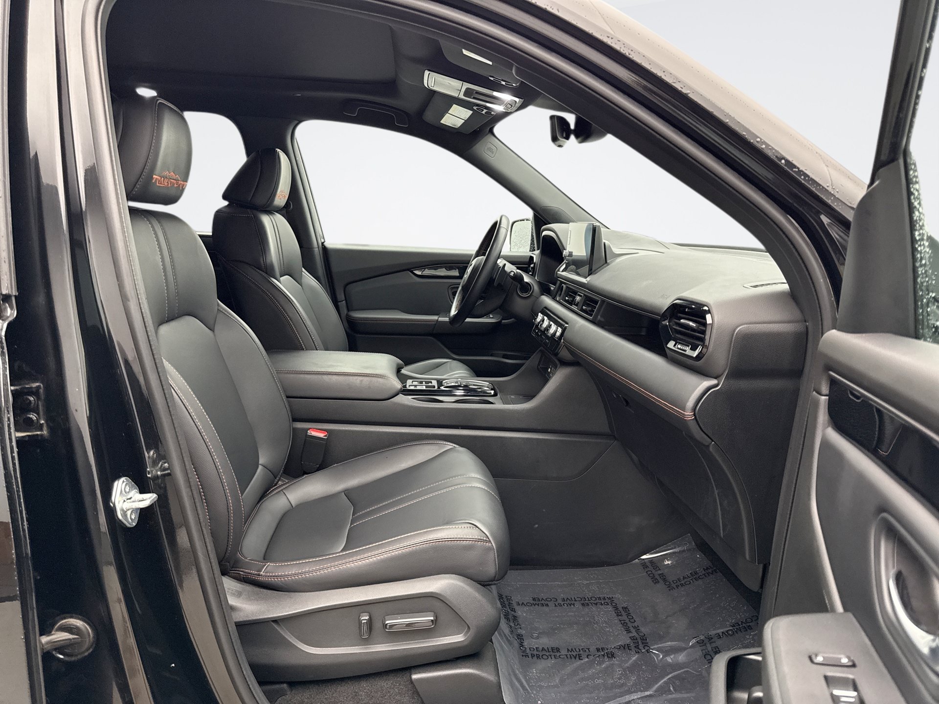 Used 2023 Honda Pilot TrailSport image 9